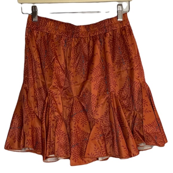 Simplee Apparel Casual Mini Skirt Size S - Picture 2 of 7